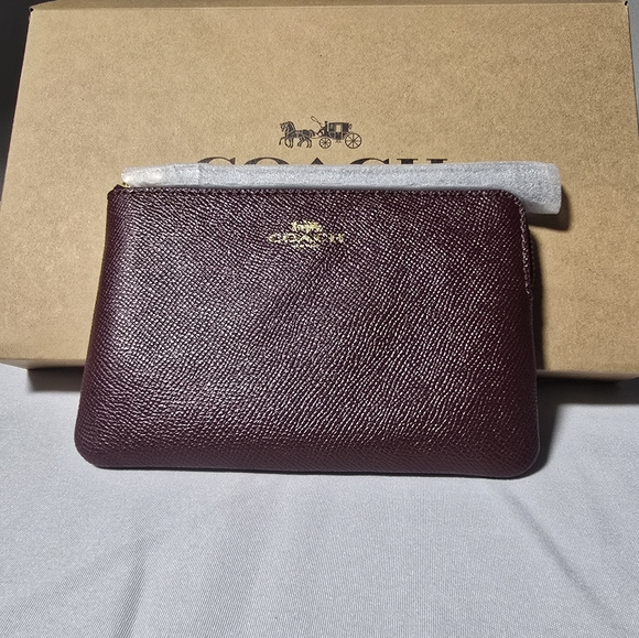 Coach Merlot Corner Zip Wristlet NWT  Comes with COACH Box - Picture 7 of 8